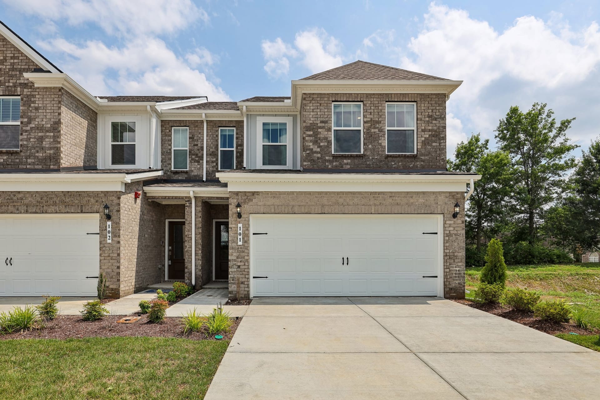 Vinewood Townhomes, Gallatin, TN: exterior of the townhomes