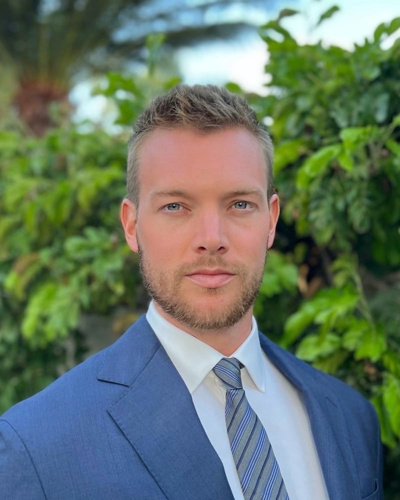 Josh Mesna headshot