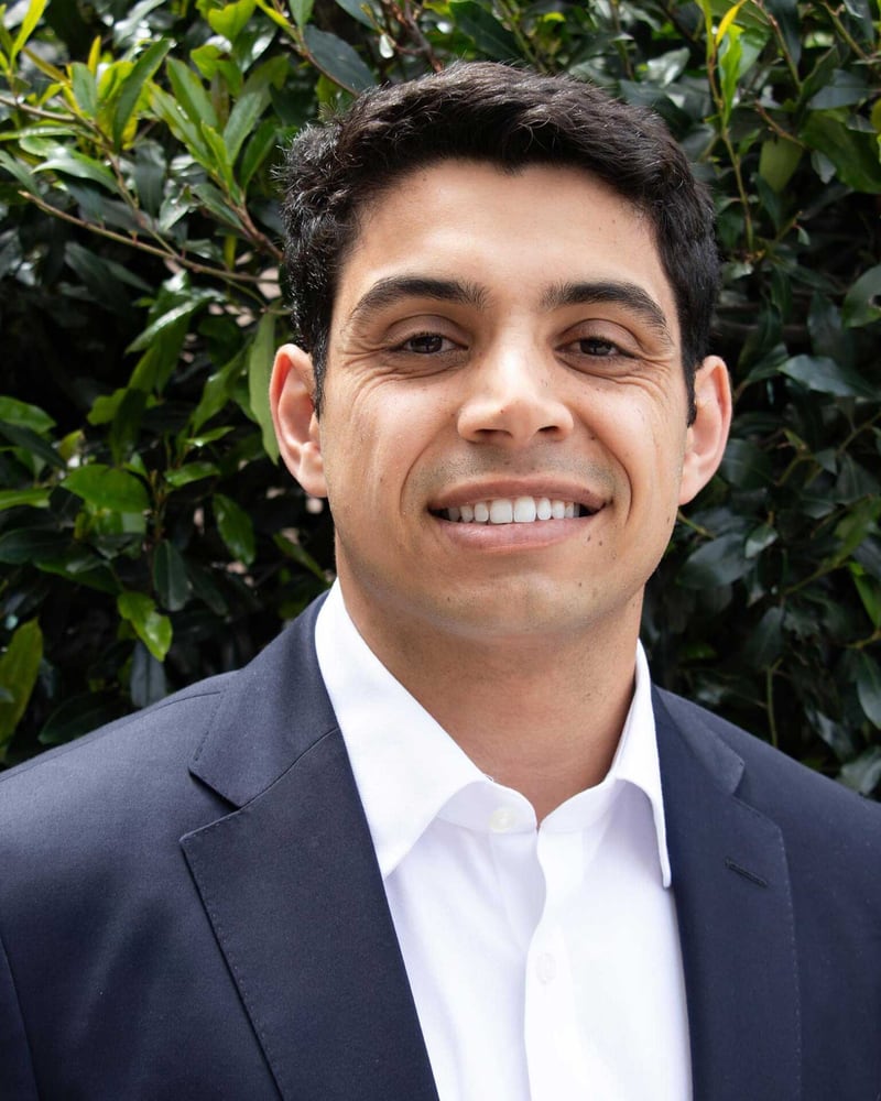 Justin Zakariaie headshot